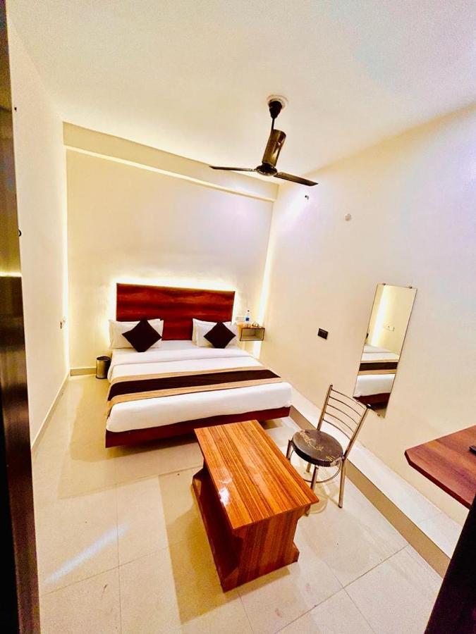 Hotel Sr Grand Gorakhpur Εξωτερικό φωτογραφία