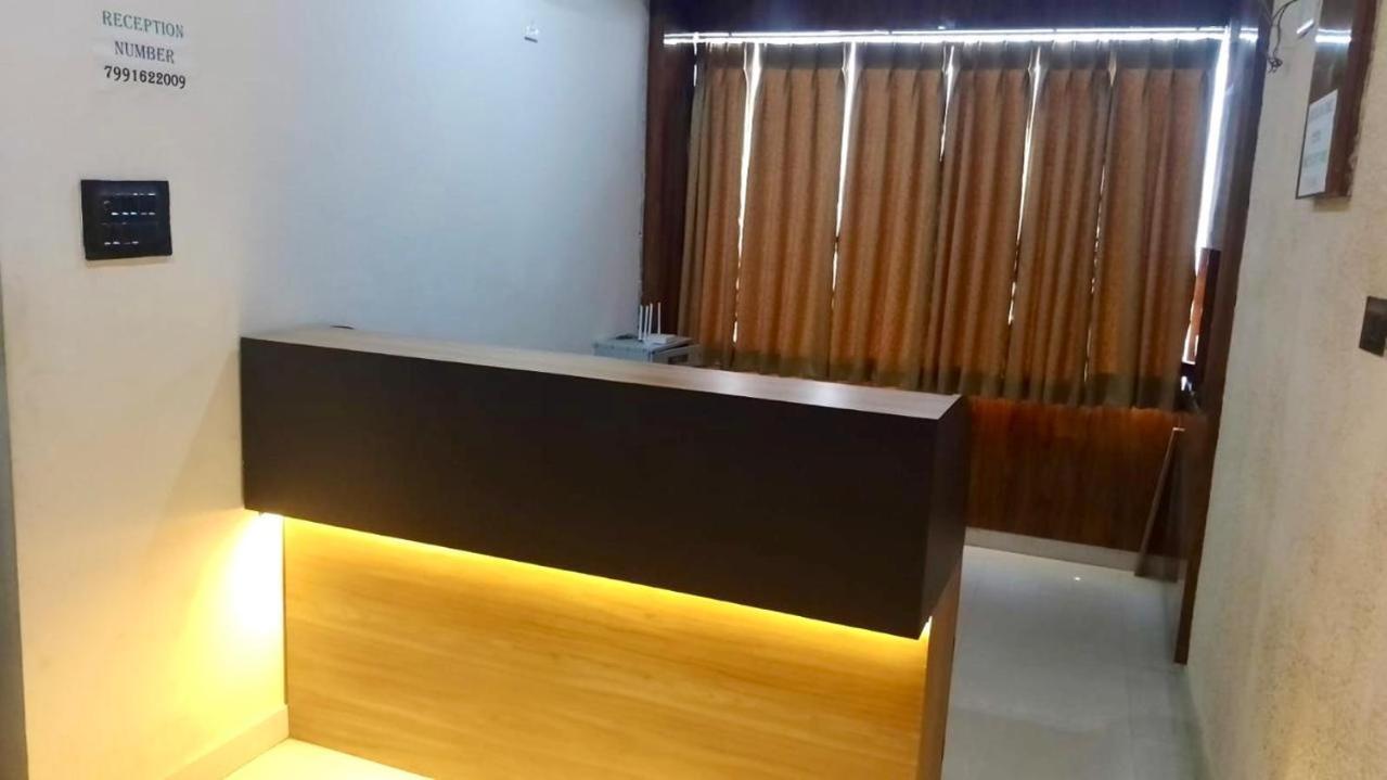 Hotel Sr Grand Gorakhpur Εξωτερικό φωτογραφία